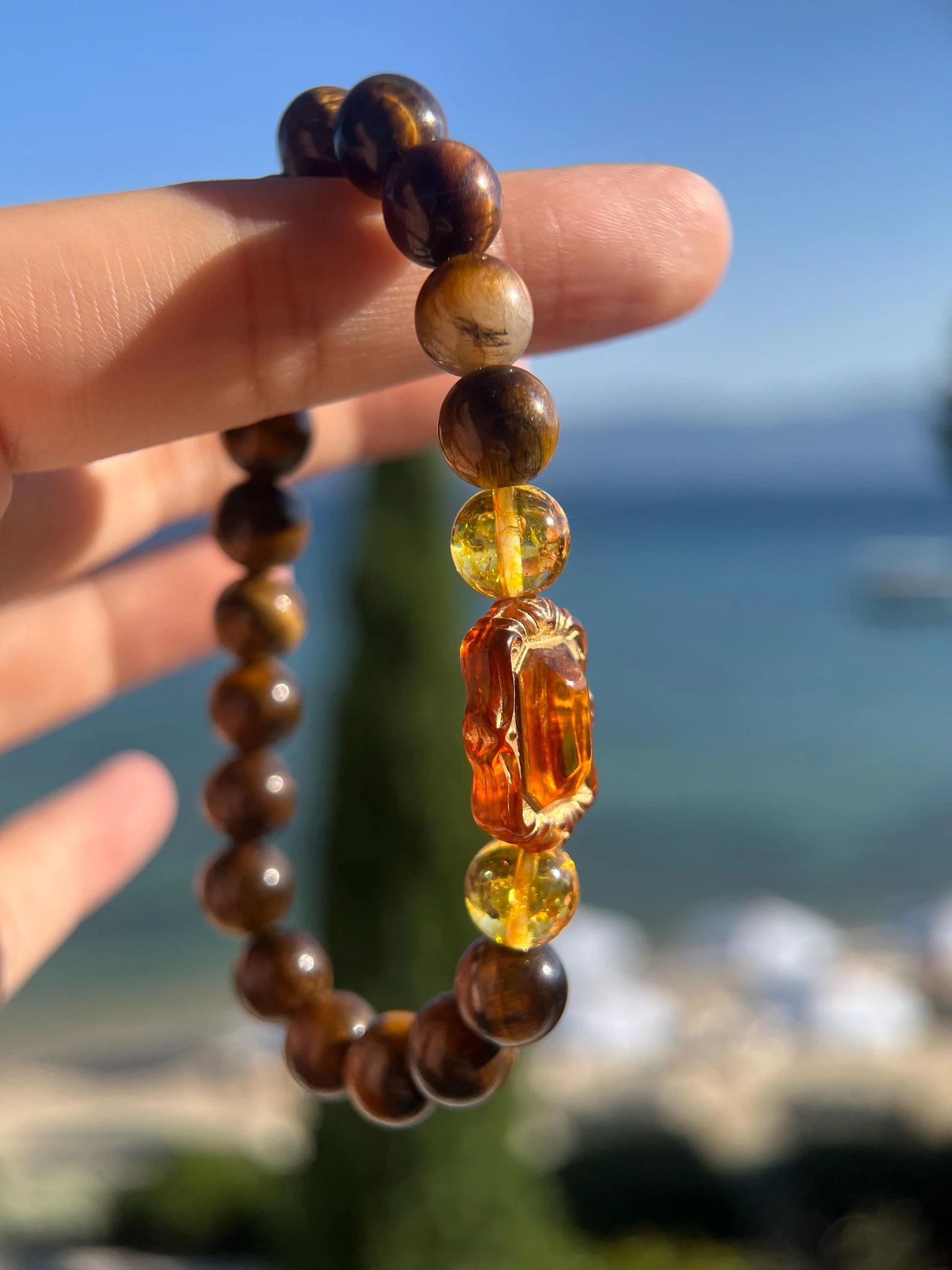 5 Crystal Jewelry Trends for Fall/Winter 2025: Style & Energy