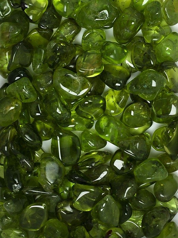 Peridot crystal — the luminous green August birthstone — Yumiere crystal healing jewelry